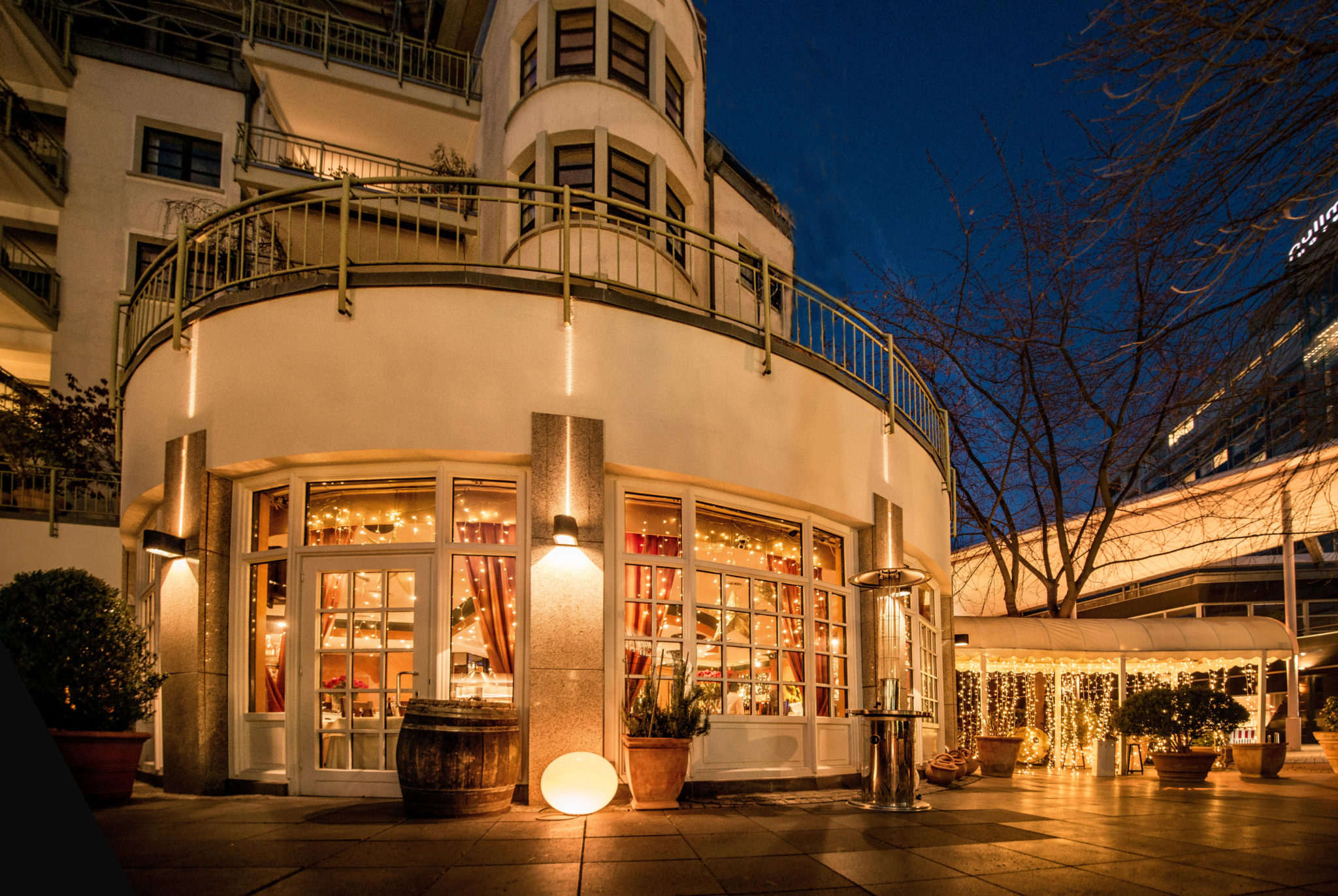 Ristorante La Vita Köln - Außenansicht bei Nacht